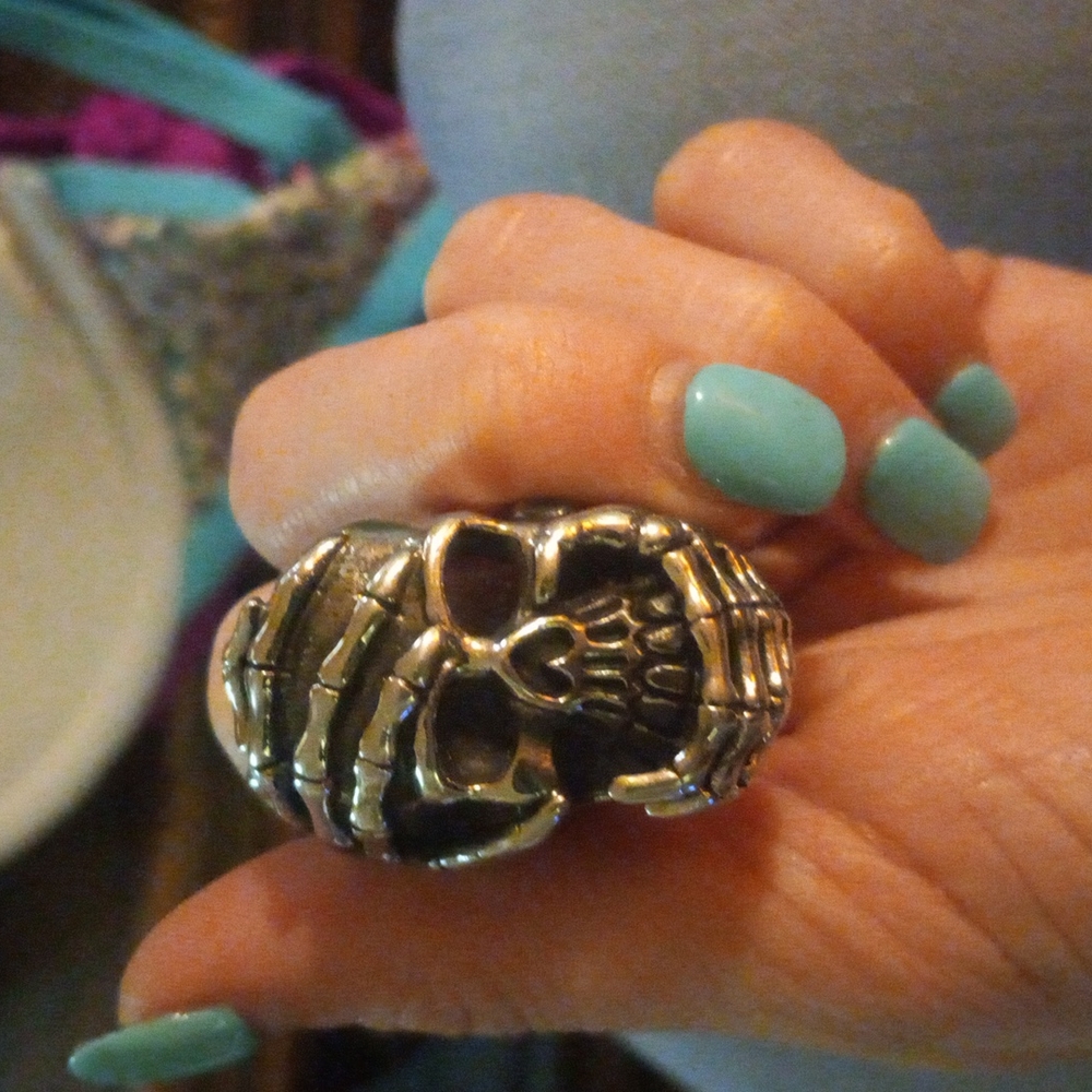 A skull ring
